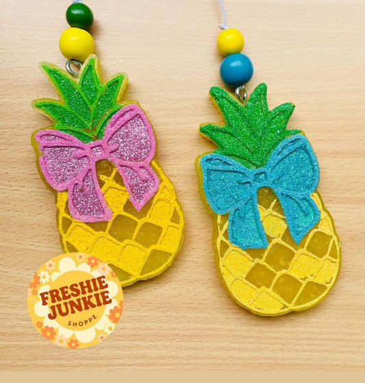 Pineapple with bow